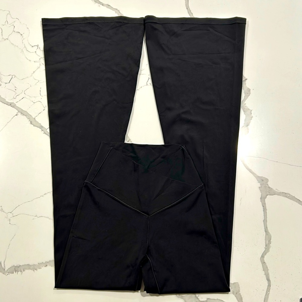 OFFLINE By Aerie Real Me High Waisted Crossover Flare Legging. Black size small.